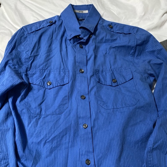 Express button down - Picture 2 of 3